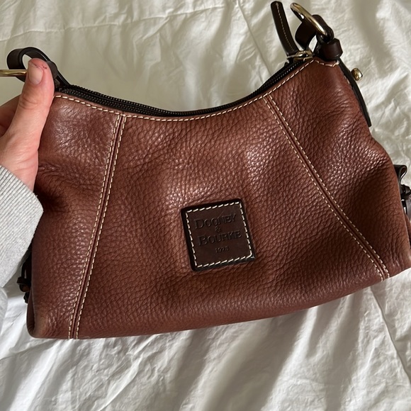 Dooney and Bourke Brown leather Shoulder Bag - Picture 3 of 5